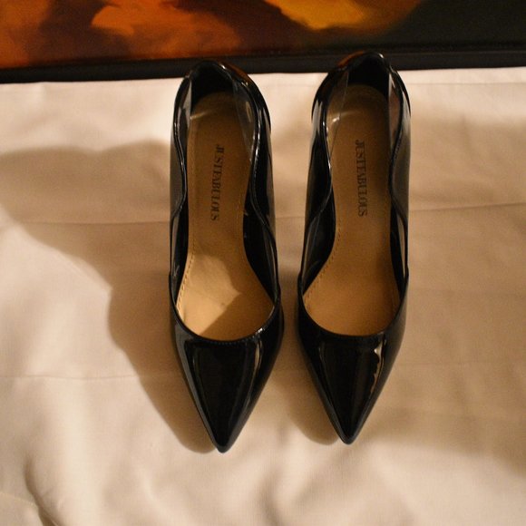 Lacosta Pump - Picture 1 of 7